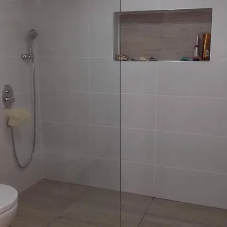Maison d'hôtes Large Airy Room With Extra Guest Bed Altinkum Didim Turkey Super Location Didim